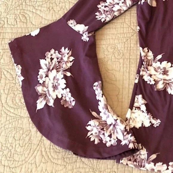 $10 CLEARANCE! Hot Kiss Mauve Velvet Rose Bell Sleeve Top - Picture 7 of 10